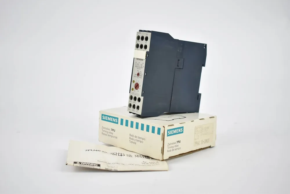 Mega-Angebot Siemens 7PU Zeitrelais 2220/240VAC 24VUC 50/60Hz 100h 7PU4120-2BN20 ( 7PU4 120-2BN20 )
