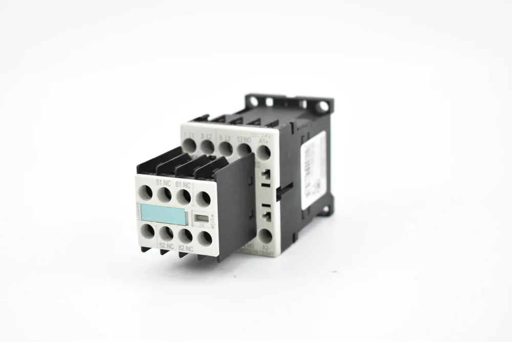 Siemens Leistungsschütz 3RT1016-1BB41 + Hilfsschalterblock 3RH1911-1FA02 Preiswert