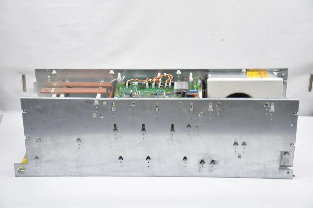 Siemens Simovert Masterdrives 6SE7033-8EE85-0AA0 ( 6SE7 033-8EE85-0AA0 ) Ver. A2 Markenprodukt